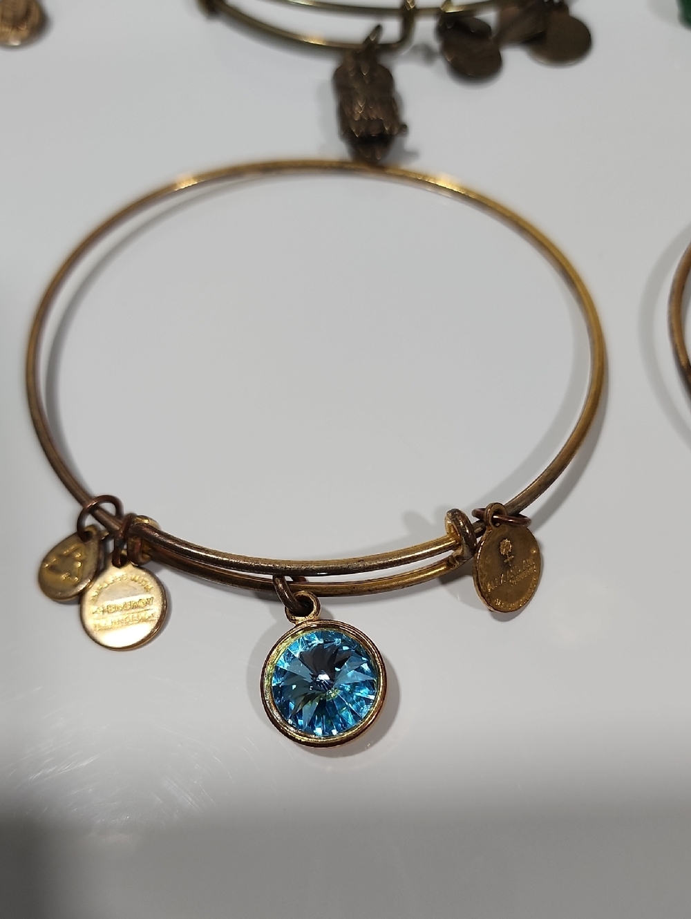 9 Alex & Ani Bracelets, 1 Love This Life Bracelet. - Picture 13 of 16
